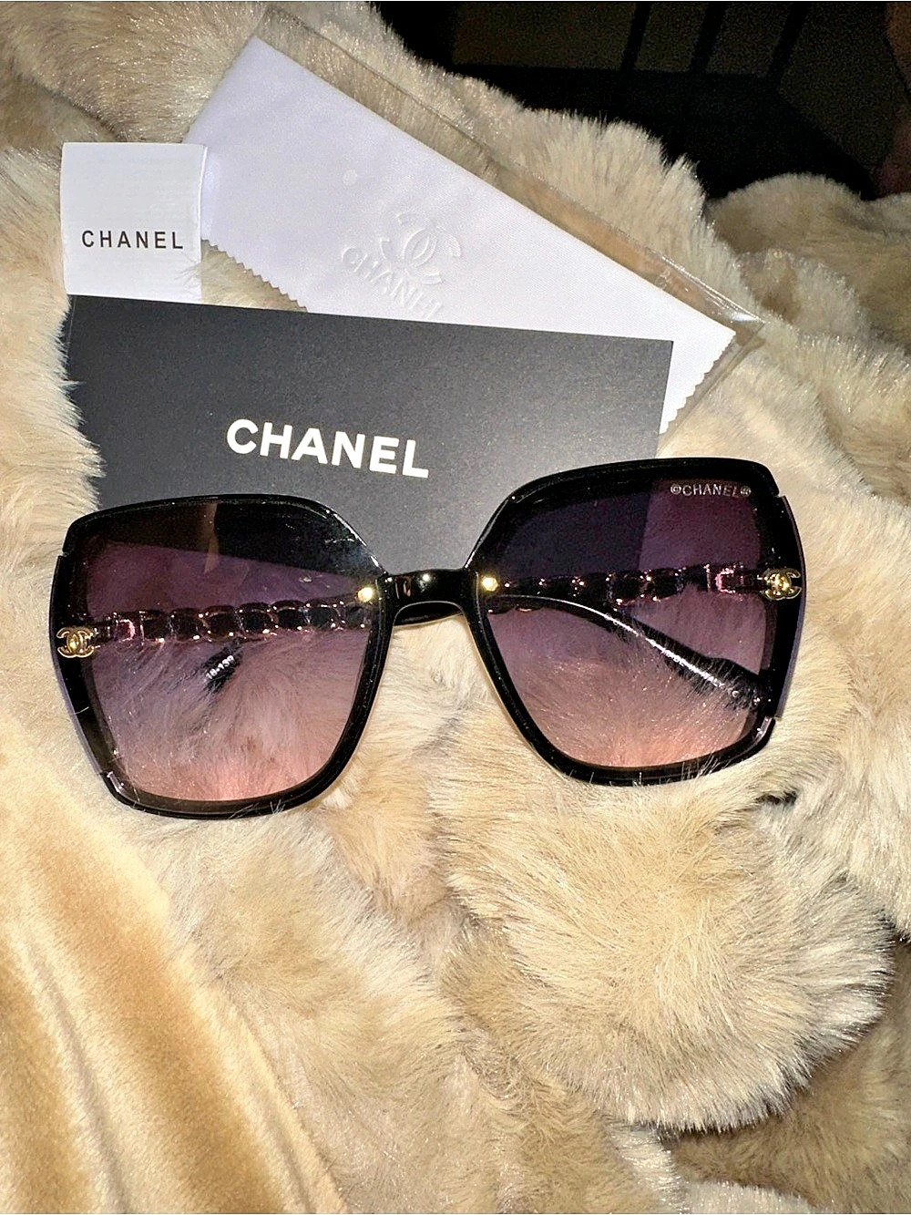 Chanel Square Chain-Link oversized sunglasses featuring gradient lenses